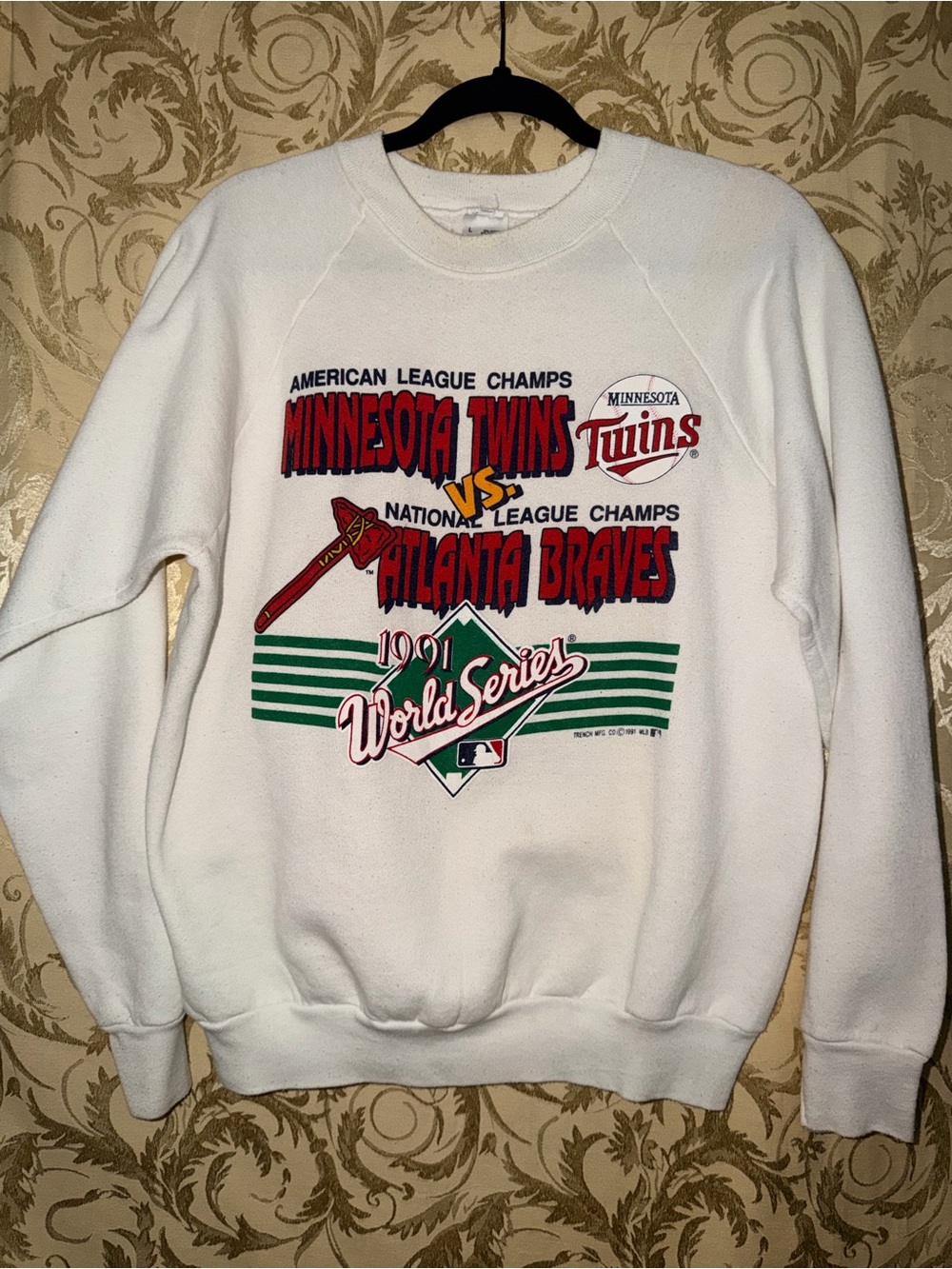 Minnesota Twins vs Atlanta Braves 1991 World Series Graphic Sweatshirt - White